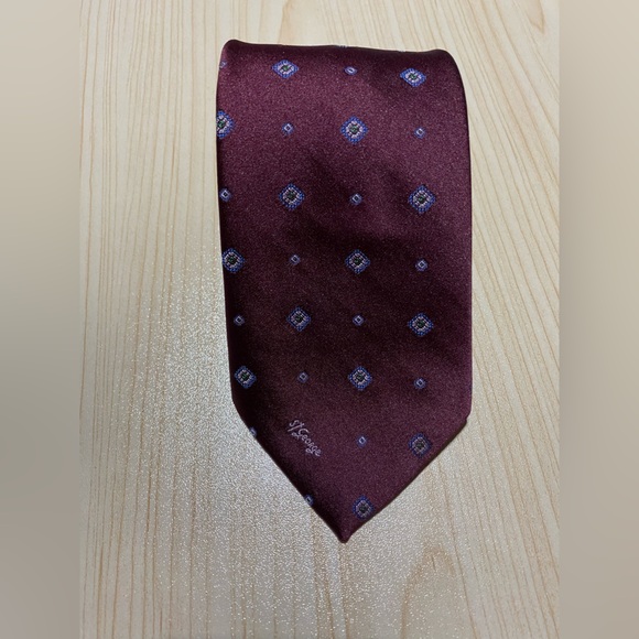 Red Pattern Necktie - Picture 1 of 3